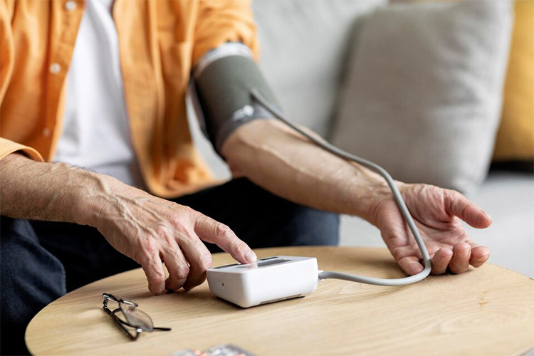 نحوه استفاده صحیح از دستگاه فشار خون